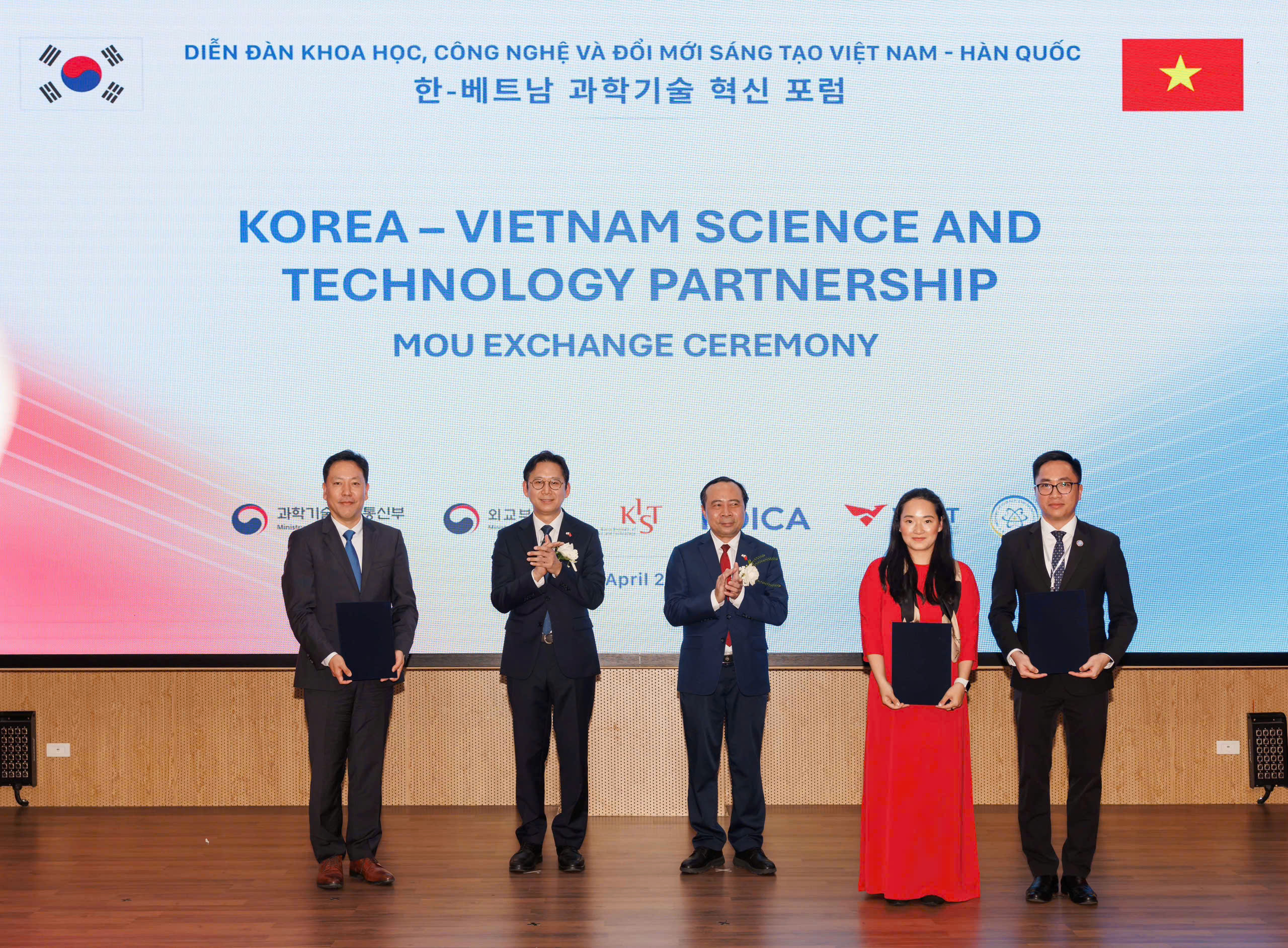 Đại học Quang Trung đẩy mạnh hợp tác quốc tế: Bước tiến chiến lược trong lĩnh vực công nghệ lượng tử